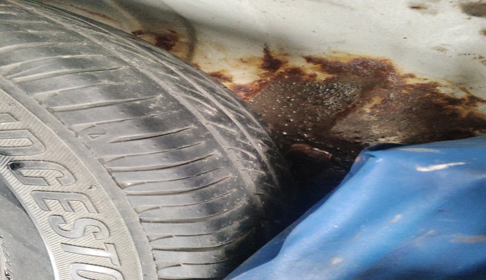 2017 Maruti Alto 800 LXI, Petrol, Manual, 1,81,926 km, tyre