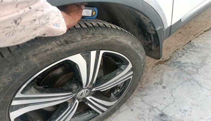 2021 MG ASTOR SAVVY 1.5 CVT S RED, Petrol, Automatic, 20,449 km, tyre