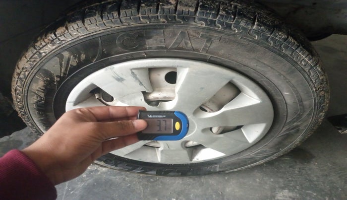 2012 Maruti Wagon R 1.0 LXI LPG, Petrol, Manual, 2,06,886 km, tyre