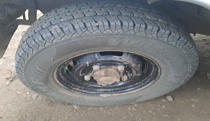 2011 Mahindra Bolero LX BS-III, Diesel, Manual, 1,82,270 km, tyre