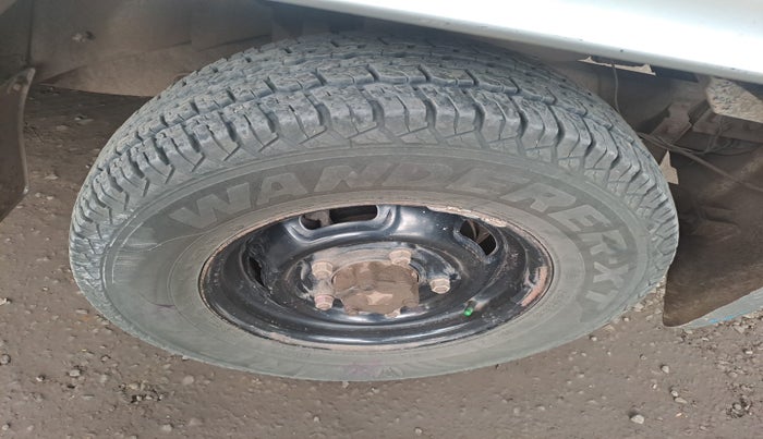 2011 Mahindra Bolero LX BS-III, Diesel, Manual, 1,82,270 km, tyre