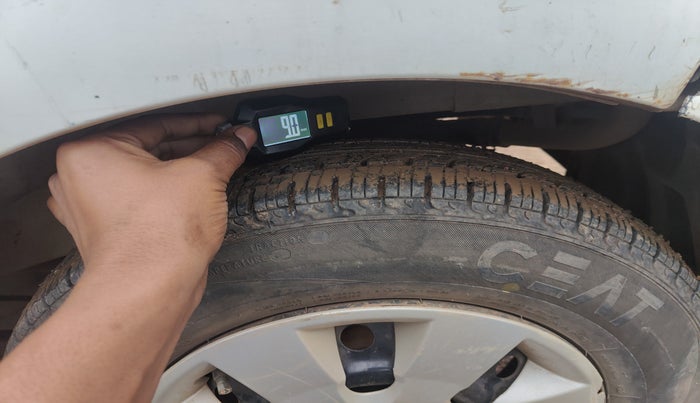 2010 Maruti A Star VXI, Petrol, Manual, 1,02,599 km, tyre