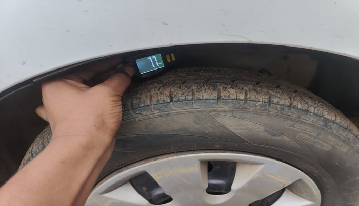 2010 Maruti A Star VXI, Petrol, Manual, 1,02,599 km, tyre