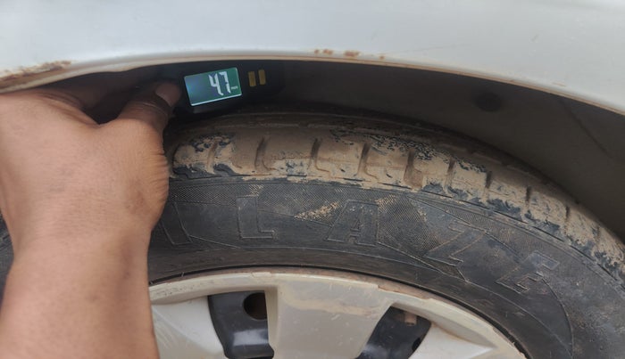 2010 Maruti A Star VXI, Petrol, Manual, 1,02,599 km, tyre