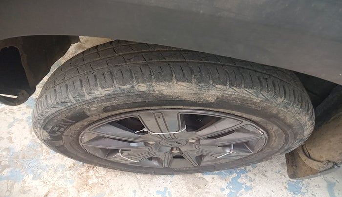 2019 Renault Kwid CLIMBER 1.0 (O), Petrol, Manual, 31,126 km, tyre