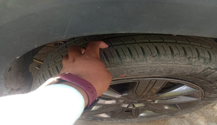 2019 Renault Kwid CLIMBER 1.0 (O), Petrol, Manual, 31,126 km, tyre