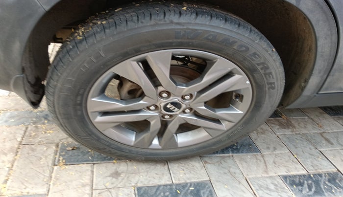 2019 KIA SELTOS HTX PLUS 1.5 DIESEL, Diesel, Manual, 1,17,894 km, tyre