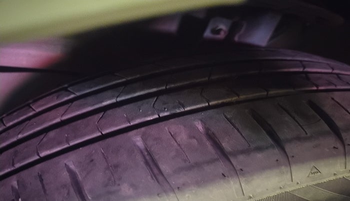 2024 Maruti Baleno DELTA CNG 1.2L, Petrol, Manual, 15,652 km, tyre