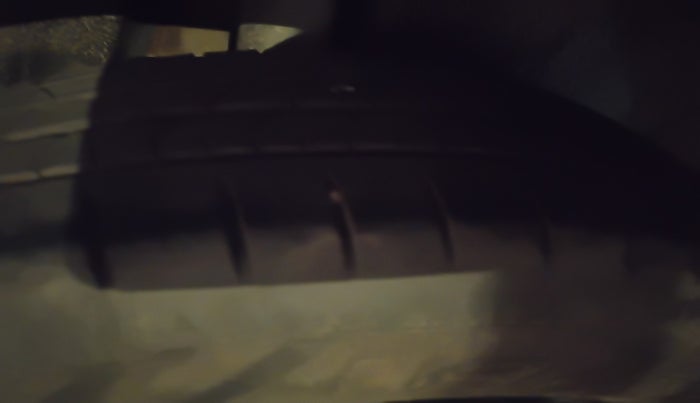 2024 Maruti Baleno DELTA CNG 1.2L, Petrol, Manual, 15,652 km, tyre