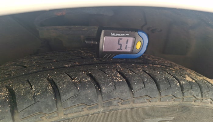 2015 Hyundai Elite i20 ASTA 1.4 CRDI, Diesel, Manual, 1,61,887 km, tyre