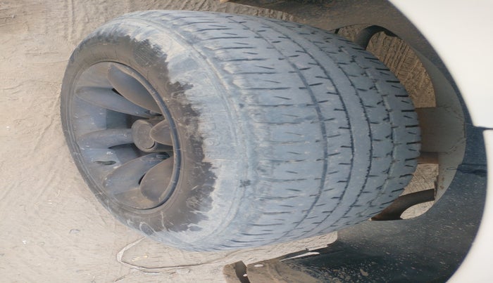 2014 Tata Safari Storme 2.2 EX 4X2, Diesel, Manual, 87,069 km, tyre