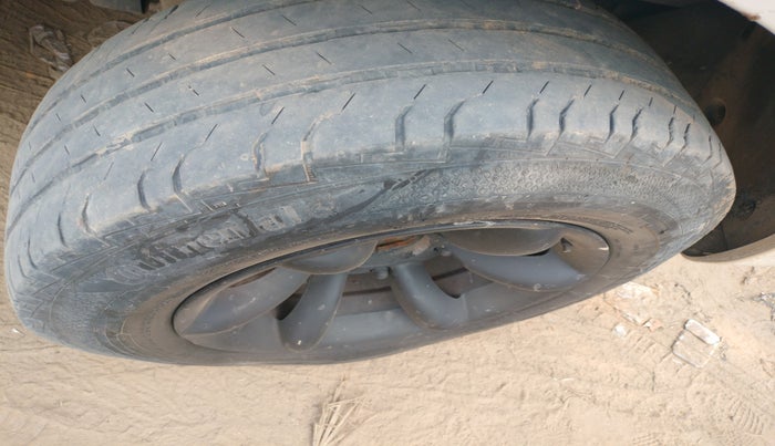 2014 Tata Safari Storme 2.2 EX 4X2, Diesel, Manual, 87,069 km, tyre