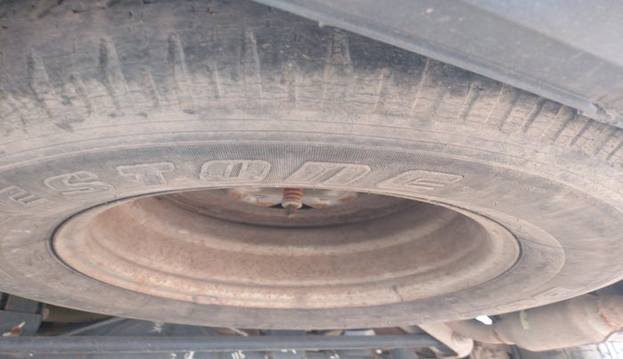 2014 Tata Safari Storme 2.2 EX 4X2, Diesel, Manual, 87,069 km, tyre