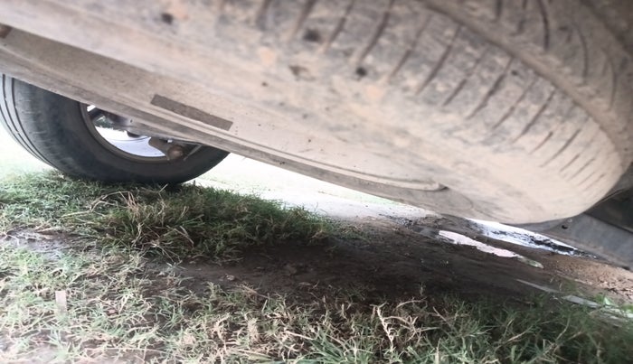 2011 Hyundai Santa Fe 2 WD, Diesel, Manual, 2,04,925 km, tyre