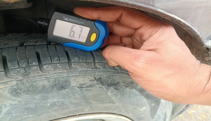 2018 Tata Tiago XT PETROL, Petrol, Manual, 1,06,156 km, tyre