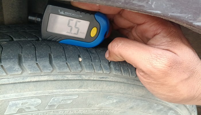 2018 Tata Tiago XT PETROL, Petrol, Manual, 1,06,156 km, tyre