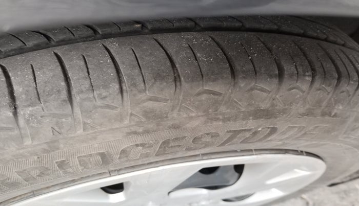 2016 Hyundai Grand i10 MAGNA 1.1 CRDI, Diesel, Manual, 1,32,993 km, tyre