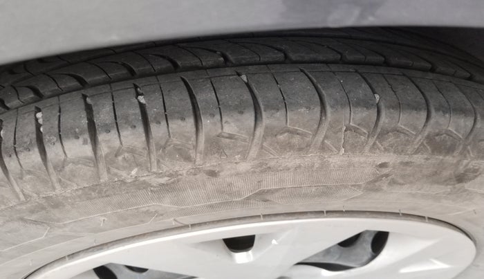 2016 Hyundai Grand i10 MAGNA 1.1 CRDI, Diesel, Manual, 1,32,993 km, tyre