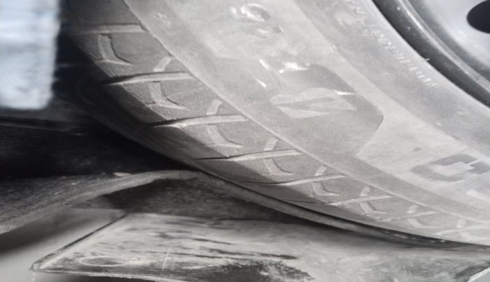 2016 Hyundai Grand i10 MAGNA 1.1 CRDI, Diesel, Manual, 1,32,993 km, tyre