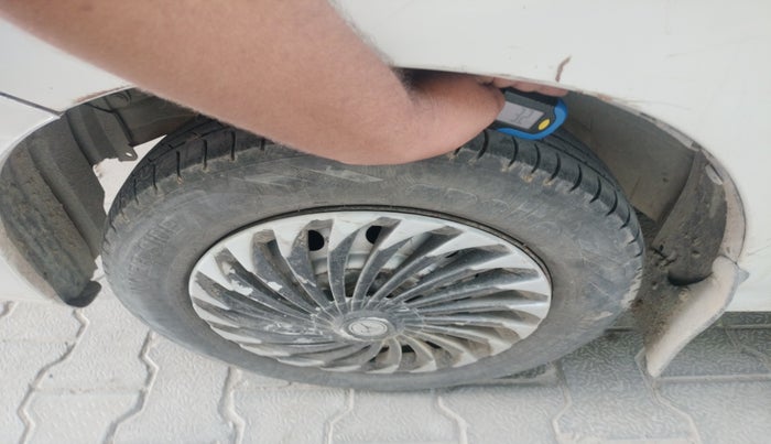 2012 Maruti Wagon R 1.0 LXI CNG, Petrol, Manual, 1,15,705 km, tyre