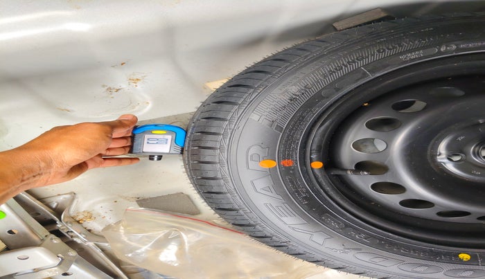 2014 Hyundai Xcent S 1.2, Petrol, Manual, 71,220 km, tyre