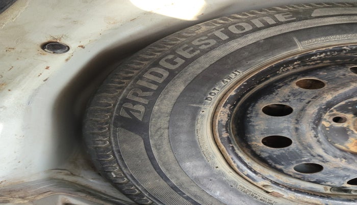 2016 Maruti Swift VXI, Petrol, Manual, 82,592 km, tyre