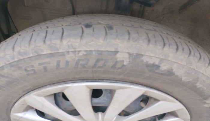 2017 Toyota Etios G, Petrol, Manual, 2,35,528 km, tyre