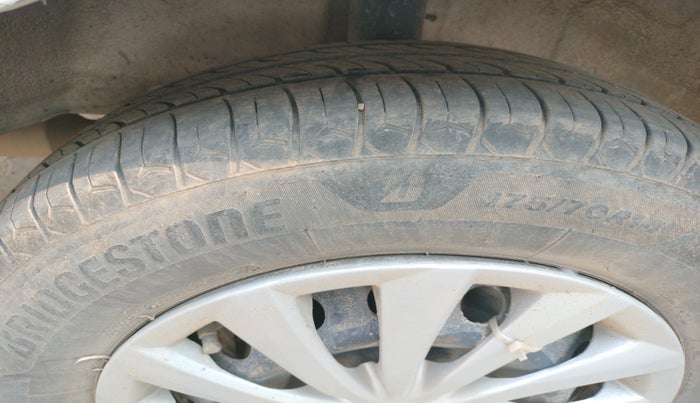 2017 Toyota Etios G, Petrol, Manual, 2,35,528 km, tyre