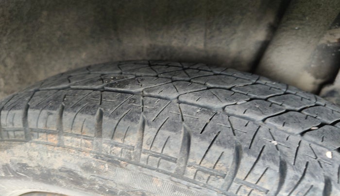 2019 Maruti Dzire VXI, Petrol, Manual, 61,986 km, tyre