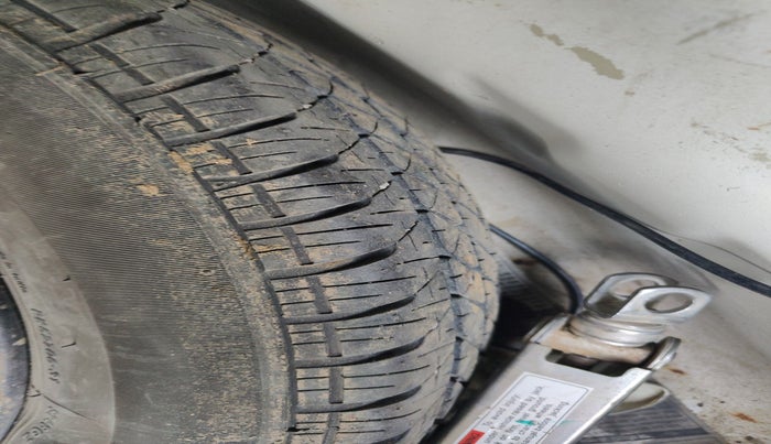 2019 Maruti Dzire VXI, Petrol, Manual, 61,986 km, tyre