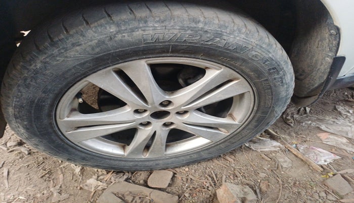 2013 Hyundai Santa Fe 2 WD, Diesel, Manual, 1,57,728 km, tyre