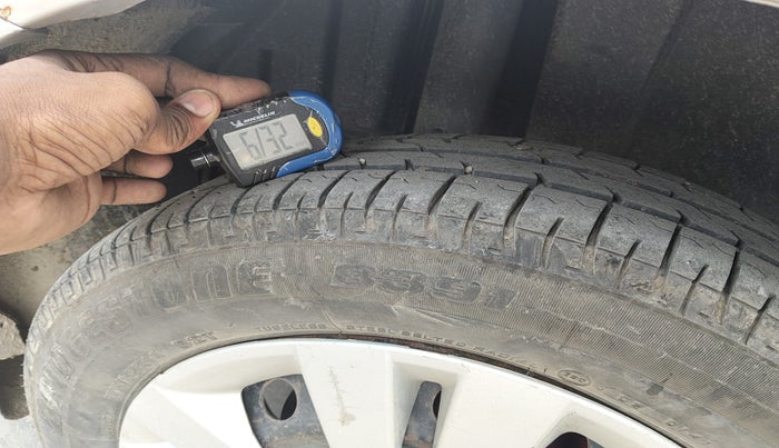 2014 Maruti Swift VDI, Diesel, Manual, 1,29,818 km, tyre