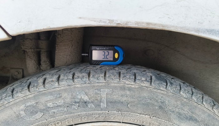 2010 Chevrolet Aveo U VA LS 1.2, Petrol, Manual, 1,03,213 km, tyre