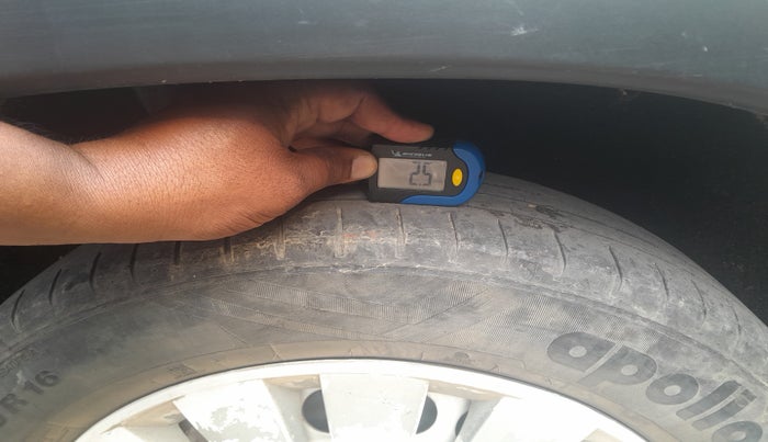 2020 Maruti Vitara Brezza VXI, Petrol, Manual, 96,799 km, tyre