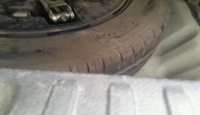 2020 Maruti Vitara Brezza VXI, Petrol, Manual, 96,799 km, tyre