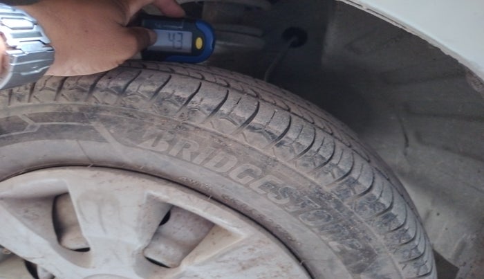 2014 Maruti Wagon R 1.0 LXI CNG, Petrol, Manual, 1,02,828 km, tyre