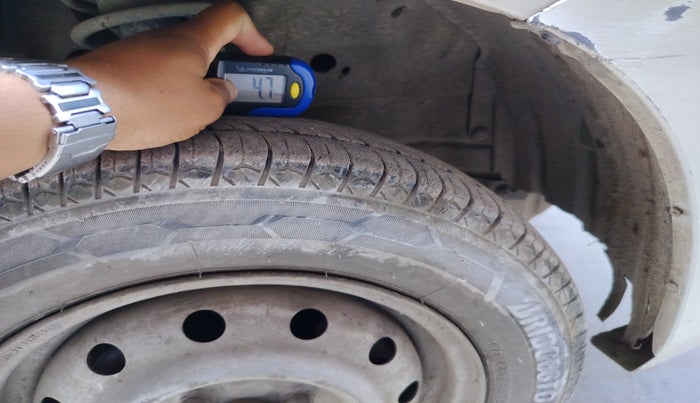 2014 Maruti Wagon R 1.0 LXI CNG, Petrol, Manual, 1,02,828 km, tyre