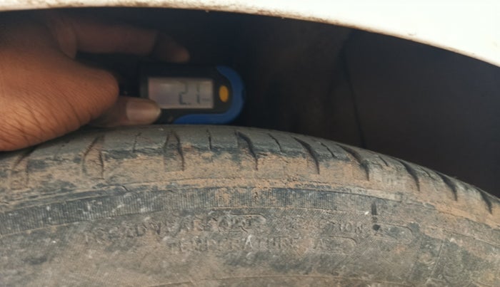 2014 Hyundai Xcent SX 1.1 CRDI (O), Diesel, Manual, 79,443 km, tyre