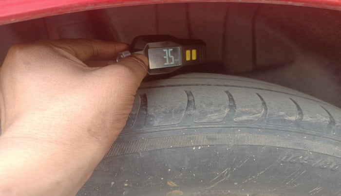 2018 Maruti Swift VXI, Petrol, Manual, 86,199 km, tyre
