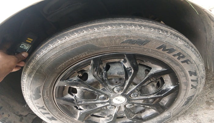 2018 Tata TIGOR XE PETROL, Petrol, Manual, 84,643 km, tyre