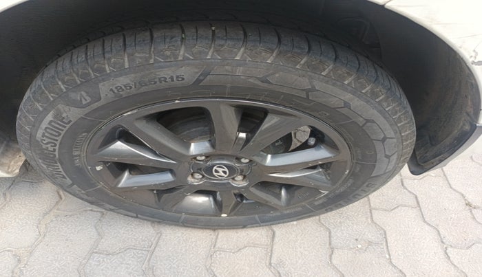2018 Hyundai Elite i20 ASTA 1.2, Petrol, Manual, 1,15,261 km, tyre