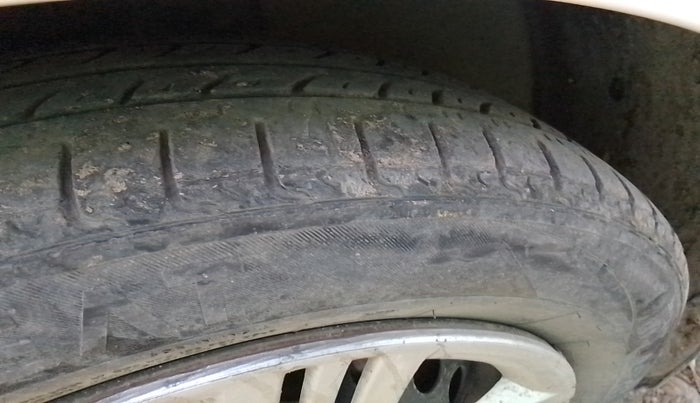 2015 Hyundai Xcent S 1.1 CRDI, Diesel, Manual, 1,03,585 km, tyre