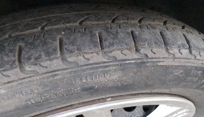 2015 Hyundai Xcent S 1.1 CRDI, Diesel, Manual, 1,03,585 km, tyre