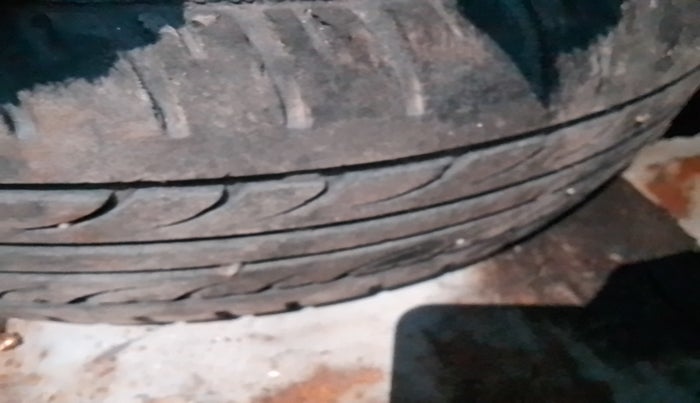 2015 Hyundai Xcent S 1.1 CRDI, Diesel, Manual, 1,03,585 km, tyre