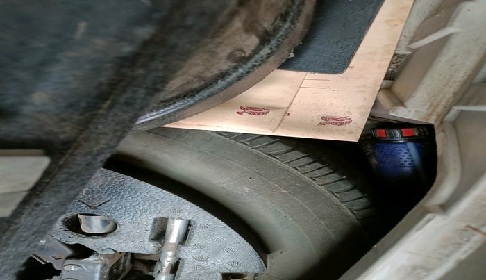 2019 Mahindra XUV300 W6 1.5 DIESEL, Diesel, Manual, 1,60,043 km, tyre