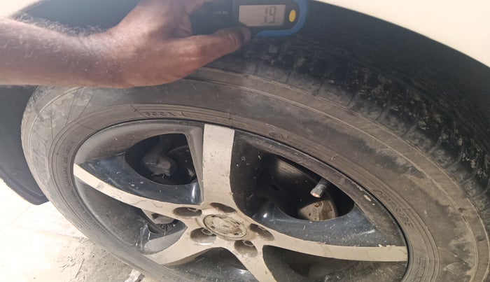 2012 Skoda Rapid ELEGANCE 1.6 TDI CR MT, Diesel, Manual, 1,45,028 km, tyre