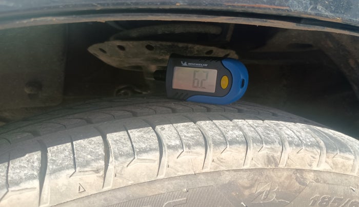 2012 Honda Jazz 1.2L I-VTEC X, Petrol, Manual, 1,52,484 km, tyre