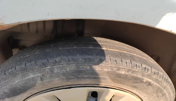 2011 Maruti Swift VDI, Diesel, Manual, 1,04,300 km, tyre