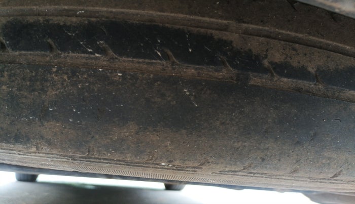 2016 Maruti Ertiga ZXI, Petrol, Manual, 41,670 km, tyre