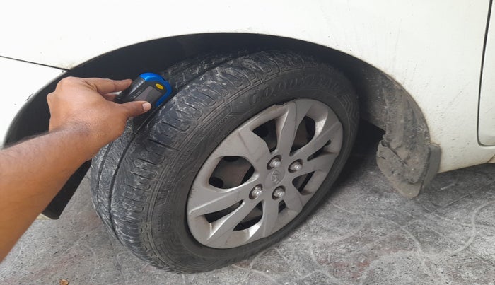 2014 Hyundai Eon SPORTZ, Petrol, Manual, 69,308 km, tyre